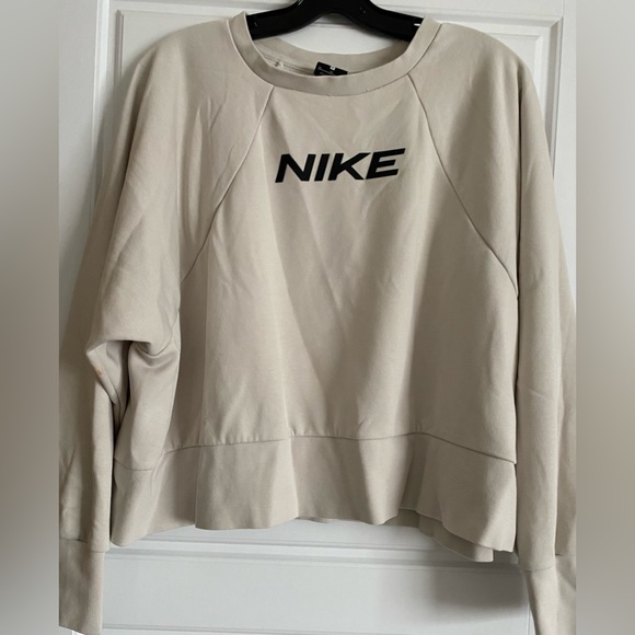 Nike XL cream woman’s sweatshirt - Picture 1 of 4
